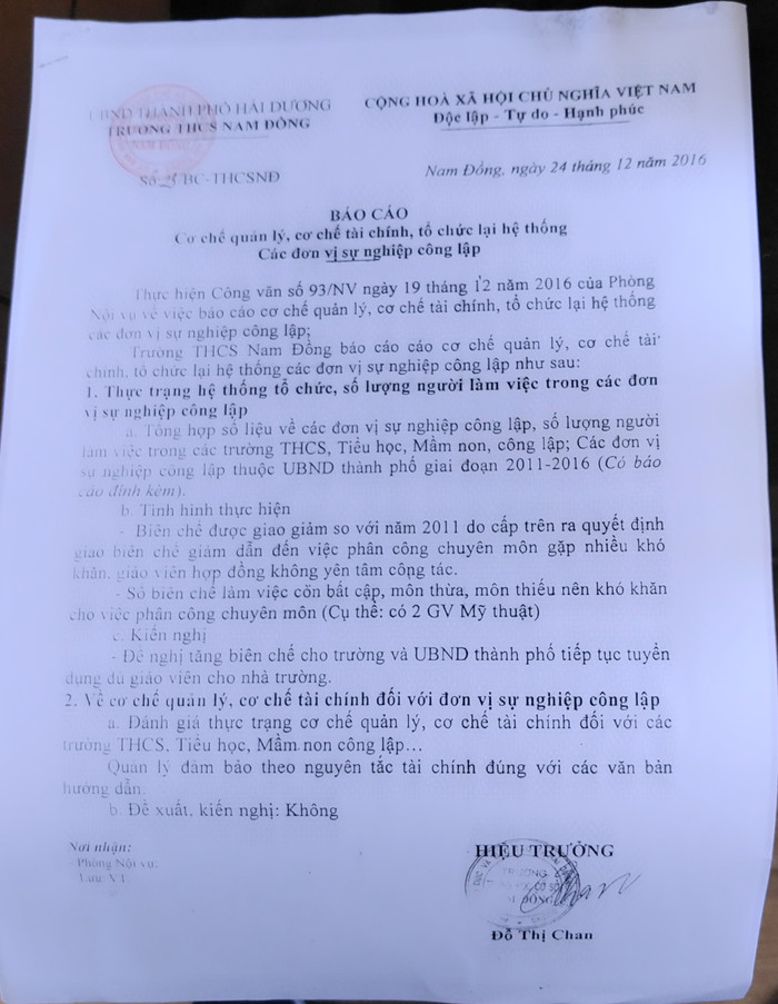 Văn bản bà Đỗ Thị Chan cung cấp cho phóng viên. Bà Chan cho rằng đây là văn bản gửi lên phòng Giáo dục, phòng Nội vụ thành phố Hải Dương, không có chuyện nhà trường đề xuất thầy Nam là giáo viên dạy Toán. Ảnh: LC Văn bản bà Đỗ Thị Chan cung cấp cho phóng viên. Bà Chan cho rằng đây là văn bản gửi lên phòng Giáo dục, phòng Nội vụ thành phố Hải Dương, không có chuyện nhà trường đề xuất thầy Nam là giáo viên dạy Toán. Ảnh: LC