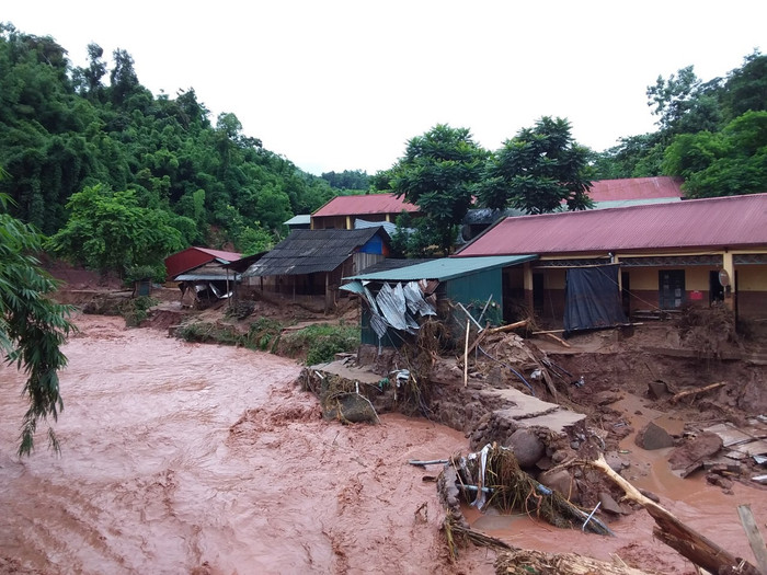 Nhiều tài sản của các thầy cô giáo bị mất. Nhiều tài sản của các thầy cô giáo bị mất.