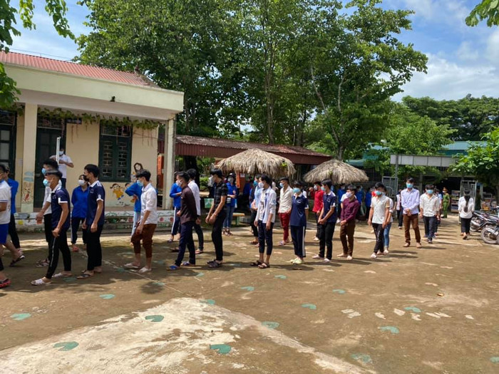 Trước những diễn biến phức tạp của dịch Covid, các thí sinh đều đảm bảo giãn cách, an toàn. Trước những diễn biến phức tạp của dịch Covid, các thí sinh đều đảm bảo giãn cách, an toàn.