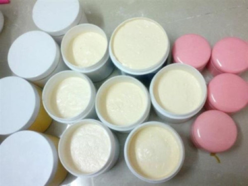 Nhiều sản phẩm mỹ phẩm mập mờ về chất lượng. Ảnh minh họa Nhiều sản phẩm mỹ phẩm mập mờ về chất lượng. Ảnh minh họa