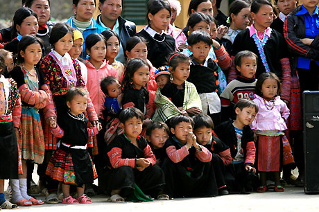 Những gương mặt háo hức trong ngày hội bản Lóng Luông, huyện Mộc Châu. Ảnh: VnExpress. Những gương mặt háo hức trong ngày hội bản Lóng Luông, huyện Mộc Châu. Ảnh: VnExpress.