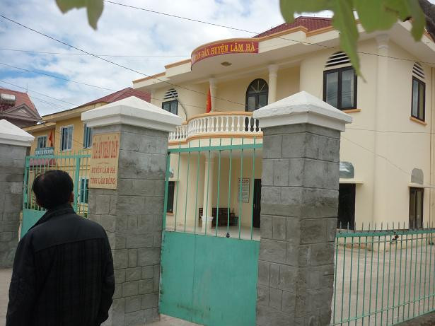 TAND huyện Lâm Hà - nơi bốn cán bộ của huyện này tổ chức đánh bài ăn tiền TAND huyện Lâm Hà - nơi bốn cán bộ của huyện này tổ chức đánh bài ăn tiền