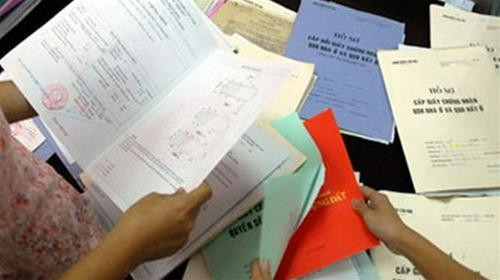 Bãi bỏ yêu cầu bắt buộc công chứng hợp đồng về nhà ở và quyền sử dụng đất. Ảnh minh họa. Bãi bỏ yêu cầu bắt buộc công chứng hợp đồng về nhà ở và quyền sử dụng đất. Ảnh minh họa.