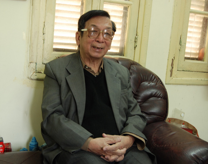 GS Trần Lâm Biền: Tôi đứng lên thuyết trình một vấn đề và bênh vực vấn đề đó, chứ tôi không nghĩ mình đi dạy học. (Ảnh: Quyên Quyên) GS Trần Lâm Biền: Tôi đứng lên thuyết trình một vấn đề và bênh vực vấn đề đó, chứ tôi không nghĩ mình đi dạy học. (Ảnh: Quyên Quyên)