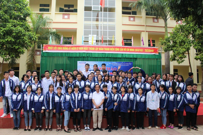 Được nghe, giao lưu, đặt câu hỏi với Giáo sư Nguyễn Lân Dũng là một trải nghiệm khó quên với nhiều em học sinh trường Trung học phổ thông Thanh Thủy (Phú Thọ) (Ảnh: Lại Cường)