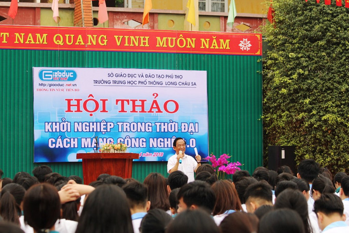 Những buổi “Khởi nghiệp trong thời đại công nghiệp 4.0” sẽ giúp học sinh có cái nhìn phong phú hơn tiếp cận kiến thức (Ảnh: Lại Cường) Những buổi “Khởi nghiệp trong thời đại công nghiệp 4.0” sẽ giúp học sinh có cái nhìn phong phú hơn tiếp cận kiến thức (Ảnh: Lại Cường)