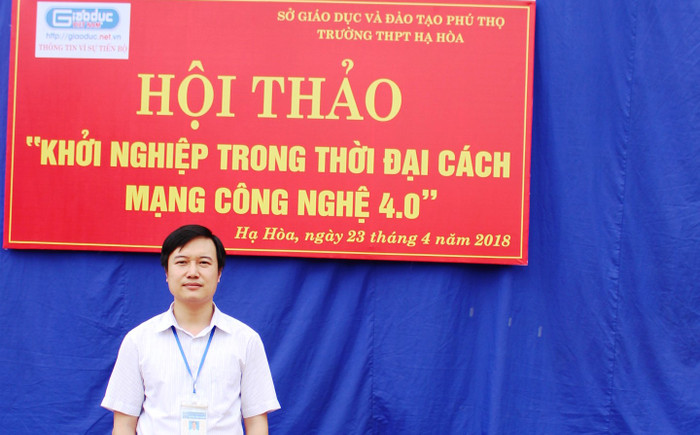 Thầy giáo Phùng Anh Tuấn, tổ trưởng bộ môn Vật Lý, trường Trung học phổ thông Hạ Hòa, Hạ Hòa, Phú Thọ (Ảnh: Lại Cường) Thầy giáo Phùng Anh Tuấn, tổ trưởng bộ môn Vật Lý, trường Trung học phổ thông Hạ Hòa, Hạ Hòa, Phú Thọ (Ảnh: Lại Cường)