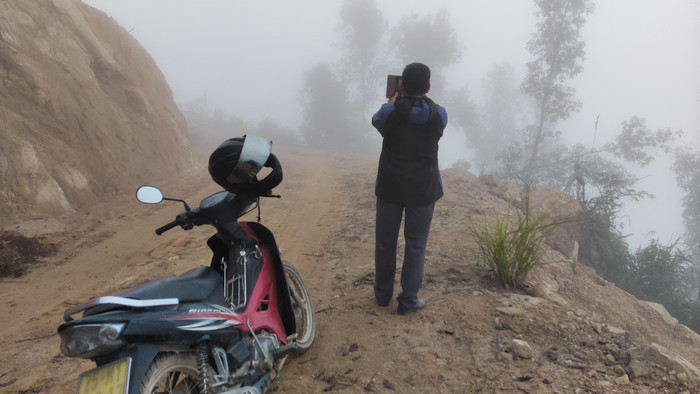 Đường đi Chà Gá chìm trong sương mù. Đường đi Chà Gá chìm trong sương mù.