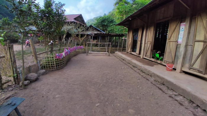 Sân trường mầm non gọn gàng. Ảnh: LC Sân trường mầm non gọn gàng. Ảnh: LC