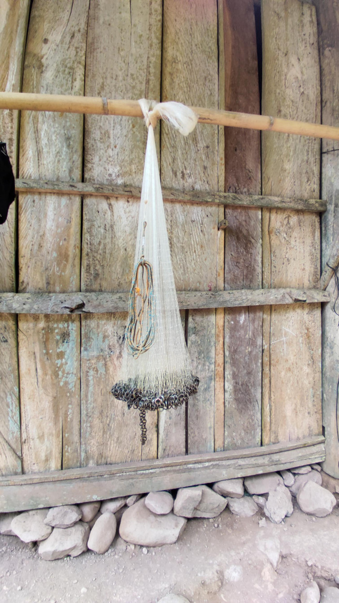 Lưới bắt cá của các thầy giáo ở điểm trường U Pa Tết.