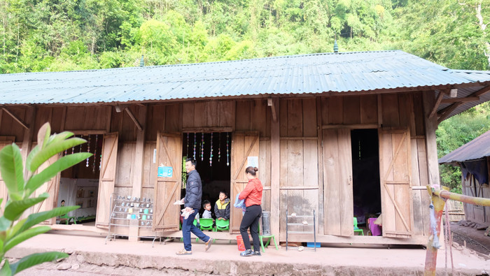 Lớp học của thầy giáo Đao Văn Thích và cô giáo Chim Thị Mừng. Ảnh: LC Lớp học của thầy giáo Đao Văn Thích và cô giáo Chim Thị Mừng. Ảnh: LC