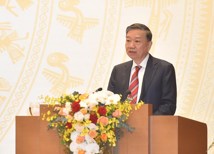 Bộ trưởng Bộ Công an Tô Lâm phát biểu tại hội nghị. Ảnh VGP