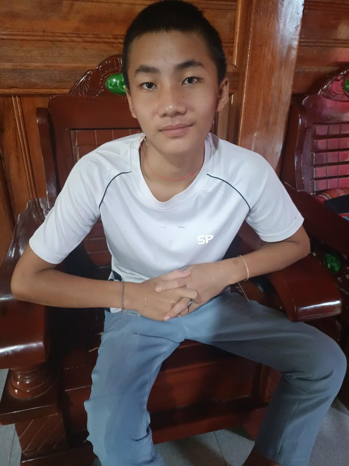 Sau nhiều tháng điều trị, Pờ Khả Sinh đã xuất viện về nhà, tuy chưa nói được nhưng bệnh tình của Sinh tiến triển rất tốt. Ảnh: Nhà trường cung cấp Sau nhiều tháng điều trị, Pờ Khả Sinh đã xuất viện về nhà, tuy chưa nói được nhưng bệnh tình của Sinh tiến triển rất tốt. Ảnh: Nhà trường cung cấp