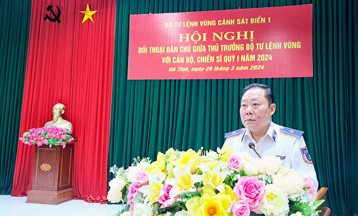 Thiếu tướng Trần Văn Hậu chủ trì Hội nghị đối thoại dân chủ quý 1 năm 2024. zalo (3).jpg