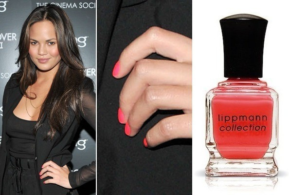 Chrissy Teigen lại kết màu hồng cánh sen rất đáng yêu và nữ tính. Chrissy Teigen lại kết màu hồng cánh sen rất đáng yêu và nữ tính.