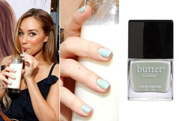 Lauren Conrad chọn màu xanh nhạt cực đáng yêu và hợp với móng tay cắt ngắn, vuông của cô nàng. Lauren Conrad chọn màu xanh nhạt cực đáng yêu và hợp với móng tay cắt ngắn, vuông của cô nàng.