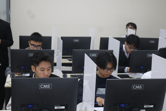 Đợt 2 kỳ thi đánh giá tư duy năm nay có khoảng gần 5200 thí sinh đăng ký dự thi. Ảnh: Doãn Nhàn