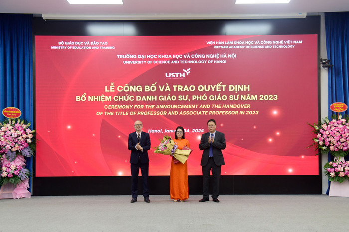 Tân Phó Giáo sư Mai Hương - Phó Trưởng khoa Nước - Môi trường - Hải dương học Tân Phó Giáo sư Mai Hương - Phó Trưởng khoa Nước - Môi trường - Hải dương học