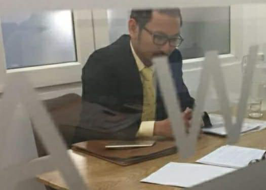 Luật sư Lê Ngọc Luân làm việc với nữ sinh viên tố Trưởng phòng Truyền hình Báo Tuổi Trẻ hiếp dâm. (Ảnh: N.L) Luật sư Lê Ngọc Luân làm việc với nữ sinh viên tố Trưởng phòng Truyền hình Báo Tuổi Trẻ hiếp dâm. (Ảnh: N.L)