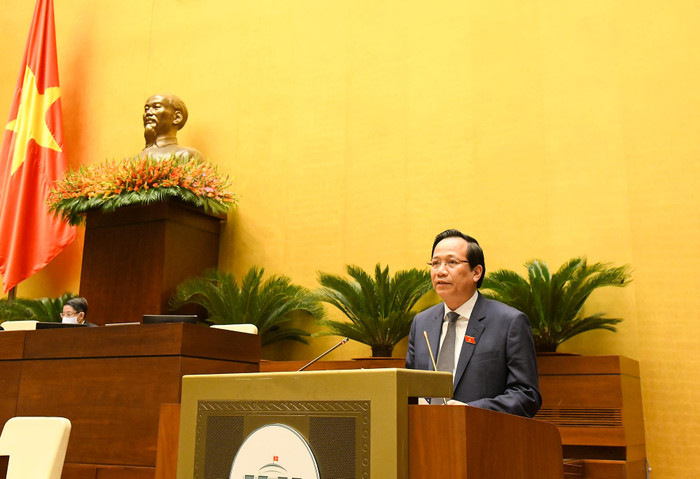 Bộ trưởng Bộ Lao động, Thương binh – Xã hội Đào Ngọc Dung trình bày báo cáo. Ảnh: N.Khánh Bộ trưởng Bộ Lao động, Thương binh – Xã hội Đào Ngọc Dung trình bày báo cáo. Ảnh: N.Khánh