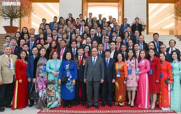 Thủ tướng chụp ảnh cùng các đại biểu. Ảnh: VGP Thủ tướng chụp ảnh cùng các đại biểu. Ảnh: VGP