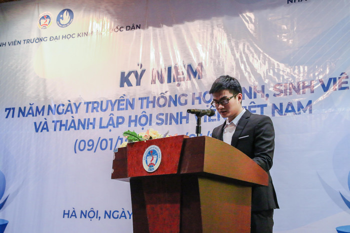 Anh Lê Huy Hoàn-Chủ tịch Hội sinh viên NEU phát biểu khai mạc.