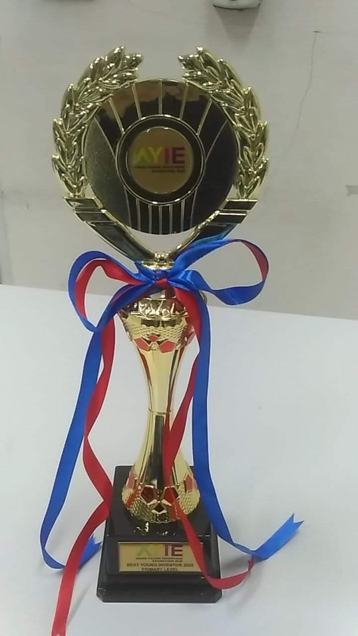 Phần thưởng giành cho đội giành huy chương vàng. Ảnh: Trường Trung học cơ sở Nguyễn Trường Tộ (Đống Đa, Hà Nội). Phần thưởng giành cho đội giành huy chương vàng. Ảnh: Trường Trung học cơ sở Nguyễn Trường Tộ (Đống Đa, Hà Nội).