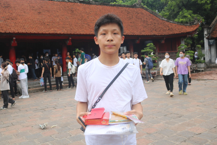 Sĩ tử Nguyễn Thành Đạt, Trường trung học phổ thông Trần Quang Khải kỳ vọng bản thân sẽ đỗ được Học viện Báo chí và tuyên truyền.