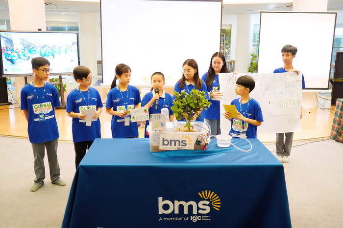 Huy chương Bạc - Team 3: GreenBoost - Thiết bị cung cấp nước cảm biến tự động. Ảnh: NTCC Huy chương Bạc - Team 3: GreenBoost - Thiết bị cung cấp nước cảm biến tự động. Ảnh: NTCC