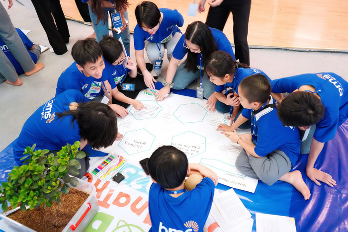 Học sinh cùng thảo luận, chia sẻ về những ý tưởng mới. Ảnh: NTCC Học sinh cùng thảo luận, chia sẻ về những ý tưởng mới. Ảnh: NTCC