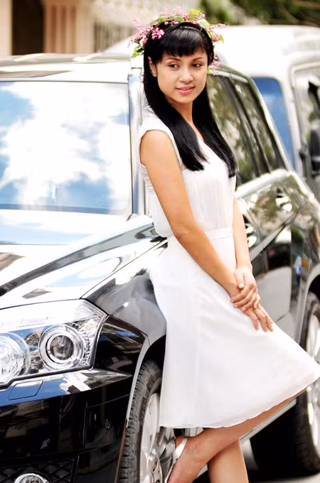 Việt Trinh trên trường quay phim “Câu chuyện cuối mùa thu”.