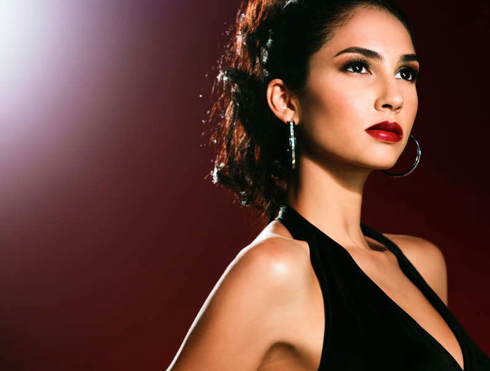 Và tiếp theo là vẻ đẹp đời thường của Deborah Henry. Và tiếp theo là vẻ đẹp đời thường của Deborah Henry.