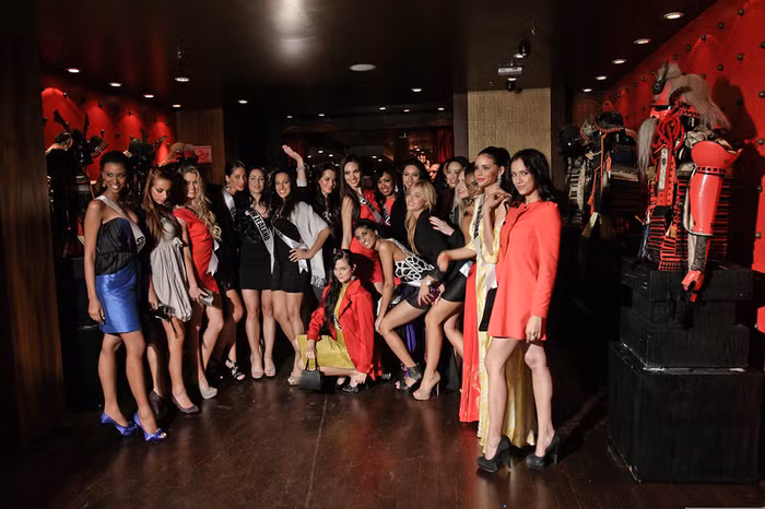 Hoàng My xuất hiện trong rất nhiều các bức ảnh đăng tải trên Global Beauty về sự kiện này. Hoàng My xuất hiện trong rất nhiều các bức ảnh đăng tải trên Global Beauty về sự kiện này.