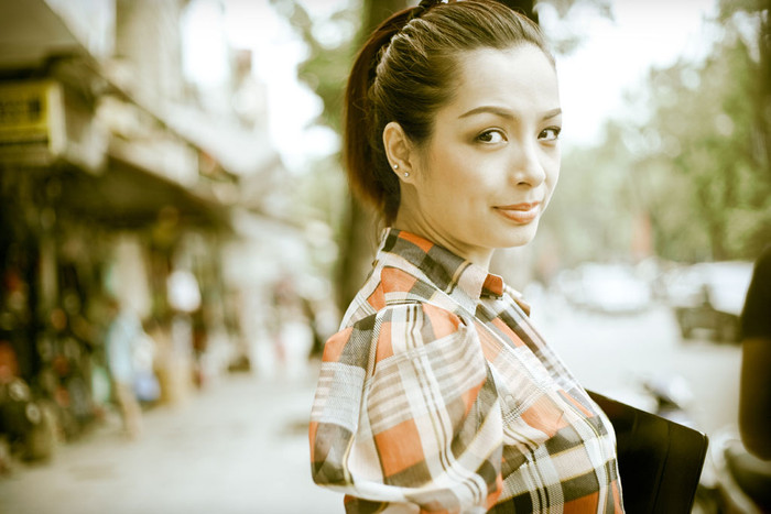 Và đây là Thúy Hằng trong một lần đi dạo phố ở Hà Nội. Và đây là Thúy Hằng trong một lần đi dạo phố ở Hà Nội.