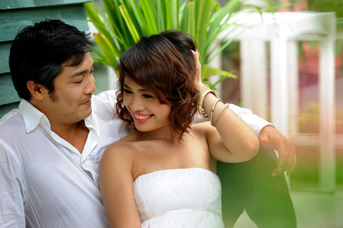 Lý Hùng tình tứ bên 'người đẹp hình sự'