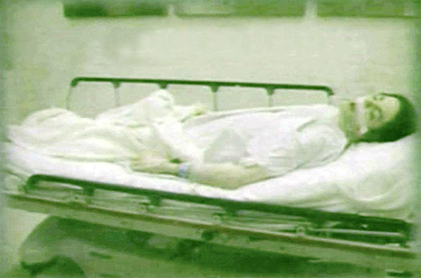 Ảnh Michael Jackson lúc hấp hối gây sốc toàn thế giới ảnh 1 Ảnh Michael Jackson lúc hấp hối gây sốc toàn thế giới ảnh 1