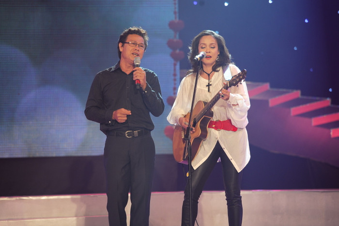 Dù đã đứng tuổi nhưng cặp đôi Cao Minh và Hồng Hạnh đã bồi hồi vì "Ngỡ đâu tình đã quên mình". Dù đã đứng tuổi nhưng cặp đôi Cao Minh và Hồng Hạnh đã bồi hồi vì "Ngỡ đâu tình đã quên mình".