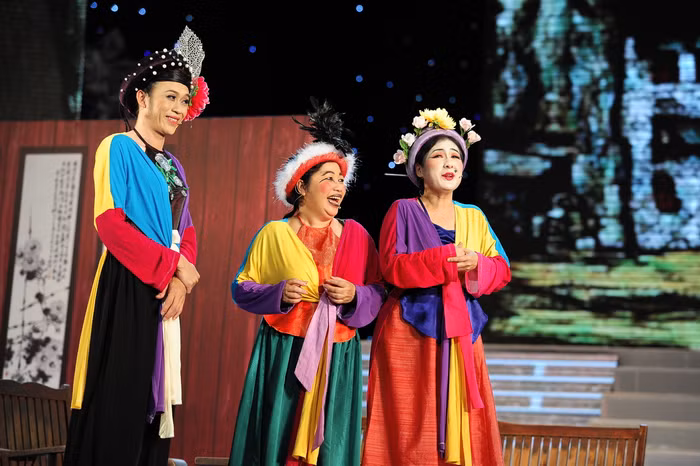 Vì... mê trai, cả 3 đã tranh giành nhau những người đàn ông… Vì... mê trai, cả 3 đã tranh giành nhau những người đàn ông…