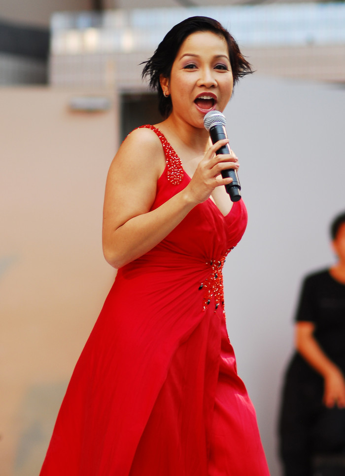 Được mệnh danh là Diva của nền âm nhạc Việt Nam nhưng Mỹ Linh đã đến liveshow Bài hát yêu thích tháng 2 bằng một…”vé vớt”.