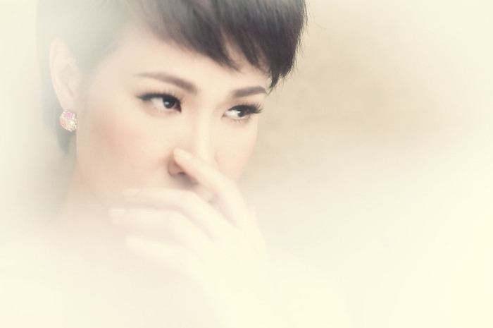 Trong thời gian qua, liên tiếp có nhiều tin đồn ập đến với Uyên Linh. Trong thời gian qua, liên tiếp có nhiều tin đồn ập đến với Uyên Linh.