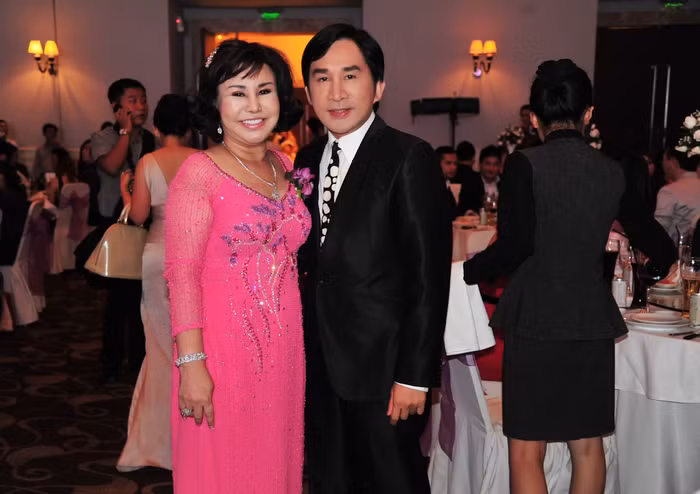 NSƯT Kim Tử Long (phải).