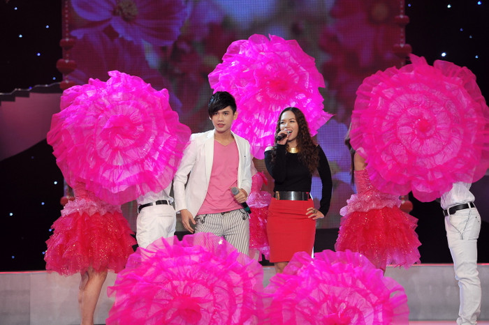 Mối tình trong sáng ở lứa tuổi "Hai mươi" của cặp đôi Đại Nhân – Hoà Mi. Mối tình trong sáng ở lứa tuổi "Hai mươi" của cặp đôi Đại Nhân – Hoà Mi.