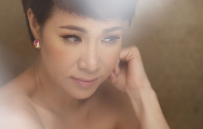 Uyên Linh vượt qua tin đồn một cách tự tin và album đầu tay đã ra mắt đúng dịp này, đáp ứng sự mong đợi của rất nhiều fan hâm mộ. Uyên Linh vượt qua tin đồn một cách tự tin và album đầu tay đã ra mắt đúng dịp này, đáp ứng sự mong đợi của rất nhiều fan hâm mộ.