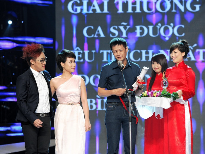 Và bông đùa: “Tôi hy vọng đến cuối đời mình được trao giải… Công chúng nhớ nhất”.