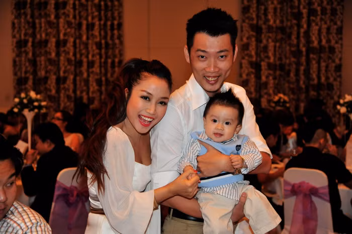 Cả gia đình Ốc Thanh Vân đến chia vui cùng Quỳnh Chi.