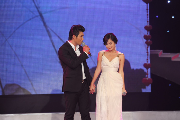 Nguyễn Hồng Ân khẳng định tình yêu vĩnh cửu với Phạm Quỳnh "Anh: Yêu rồi yêu và sẽ yêu". Nguyễn Hồng Ân khẳng định tình yêu vĩnh cửu với Phạm Quỳnh "Anh: Yêu rồi yêu và sẽ yêu".