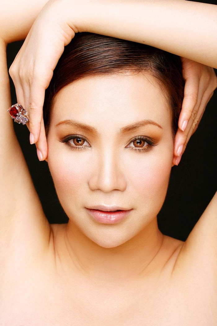 Dù có bài hát nằm ở vị trí đầu bảng danh sách đề cử Bài hát yêu thích tháng 2 nhưng Hồ Quỳnh Hương vẫn không thể có mặt trong đêm liveshow định kỳ của chương trình vào đêm 5/2.