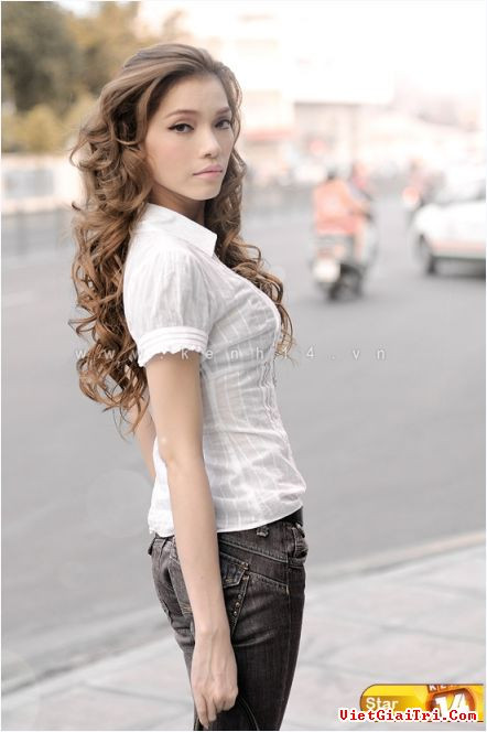 Nữ ca sỹ Quách An An hiếm hoi xuất hiện với hình ảnh giản đơn dường này. (Theo:vietgiaitri) Xem thêm: Sao Việt đẹp/ Sao Việt xấu Nữ ca sỹ Quách An An hiếm hoi xuất hiện với hình ảnh giản đơn dường này. (Theo:vietgiaitri) Xem thêm: Sao Việt đẹp/ Sao Việt xấu