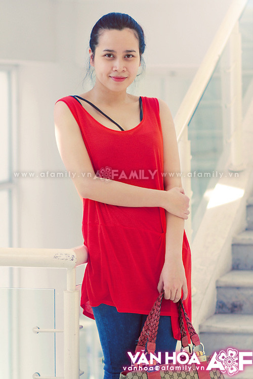 Lưu Hương Giang ngoài đời vẫn rất giản dị, mộc mạc. (Theo: afamily). Xem thêm: Sao Việt đẹp/ Sao Việt xấu Lưu Hương Giang ngoài đời vẫn rất giản dị, mộc mạc. (Theo: afamily). Xem thêm: Sao Việt đẹp/ Sao Việt xấu