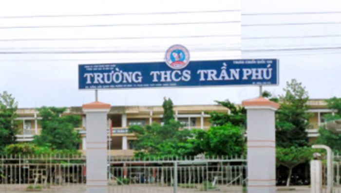 Ảnh trường Trung học cơ sở Trần Phú. Ảnh trường Trung học cơ sở Trần Phú.